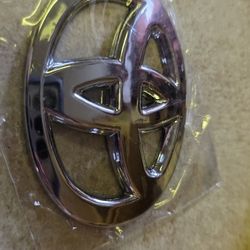 New toyota steering wheel badge emblem other colors available