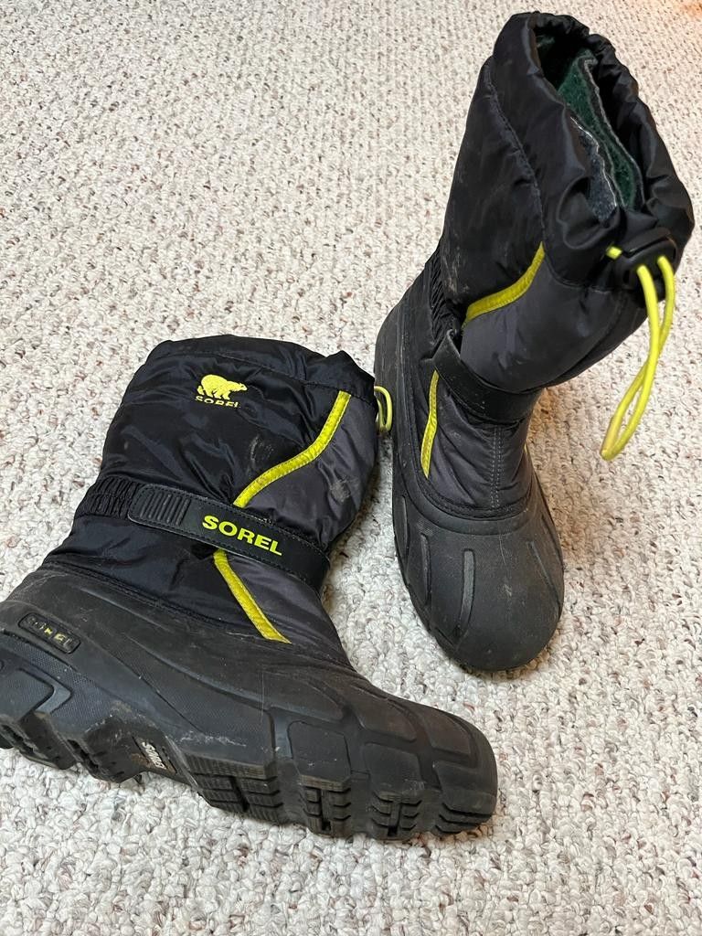 Boys Snow Boot Size 6