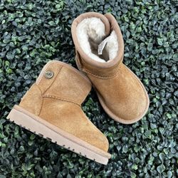 Toddler Uggs Size 7 