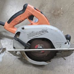 Milwaukee Heavy Duty 7-1/4" Tilt-Lok Adjustable Handle Circular Saw, Model #6390-20. 