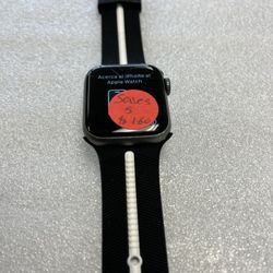 Apple Watch Series 5 40mm  GPS Good Condition