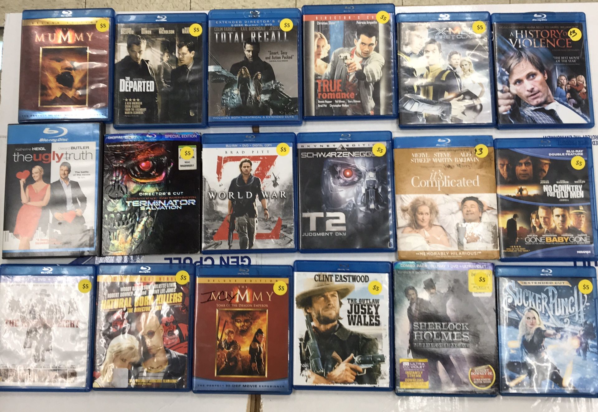 Lot of movies and blu-rays for sale! No individual sale.