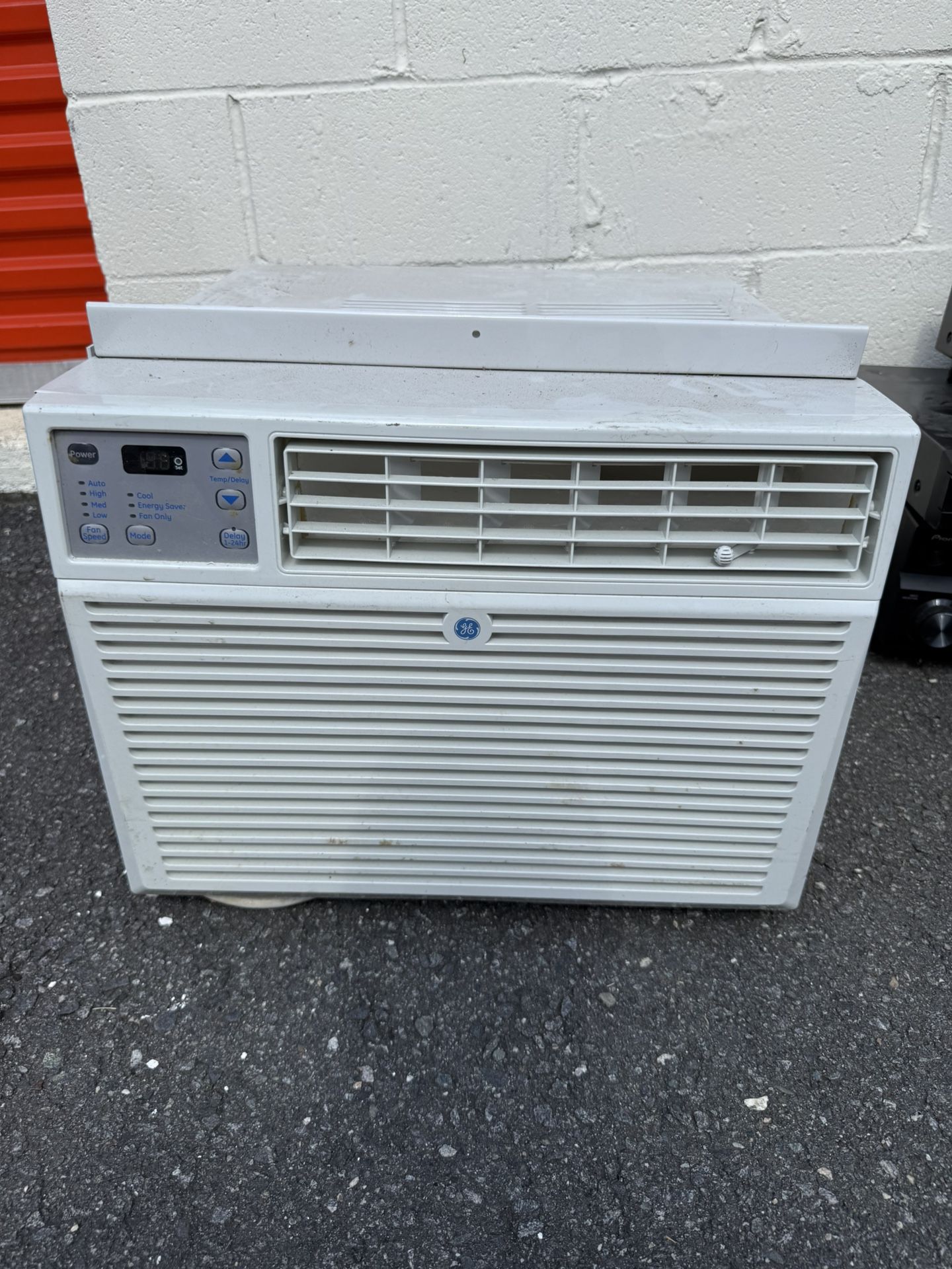 GE® 115 Volt Electronic Room Air Conditioner 10150 BTU