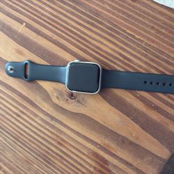 Apple Watch Series 4 - Excellent Condition