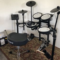 Roland V-Drums with Double Pedal & Throne