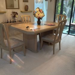 Dining Table, 4chairs, 2 Extend Leafs, 