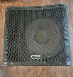 QSC KW181 powered subwoofer