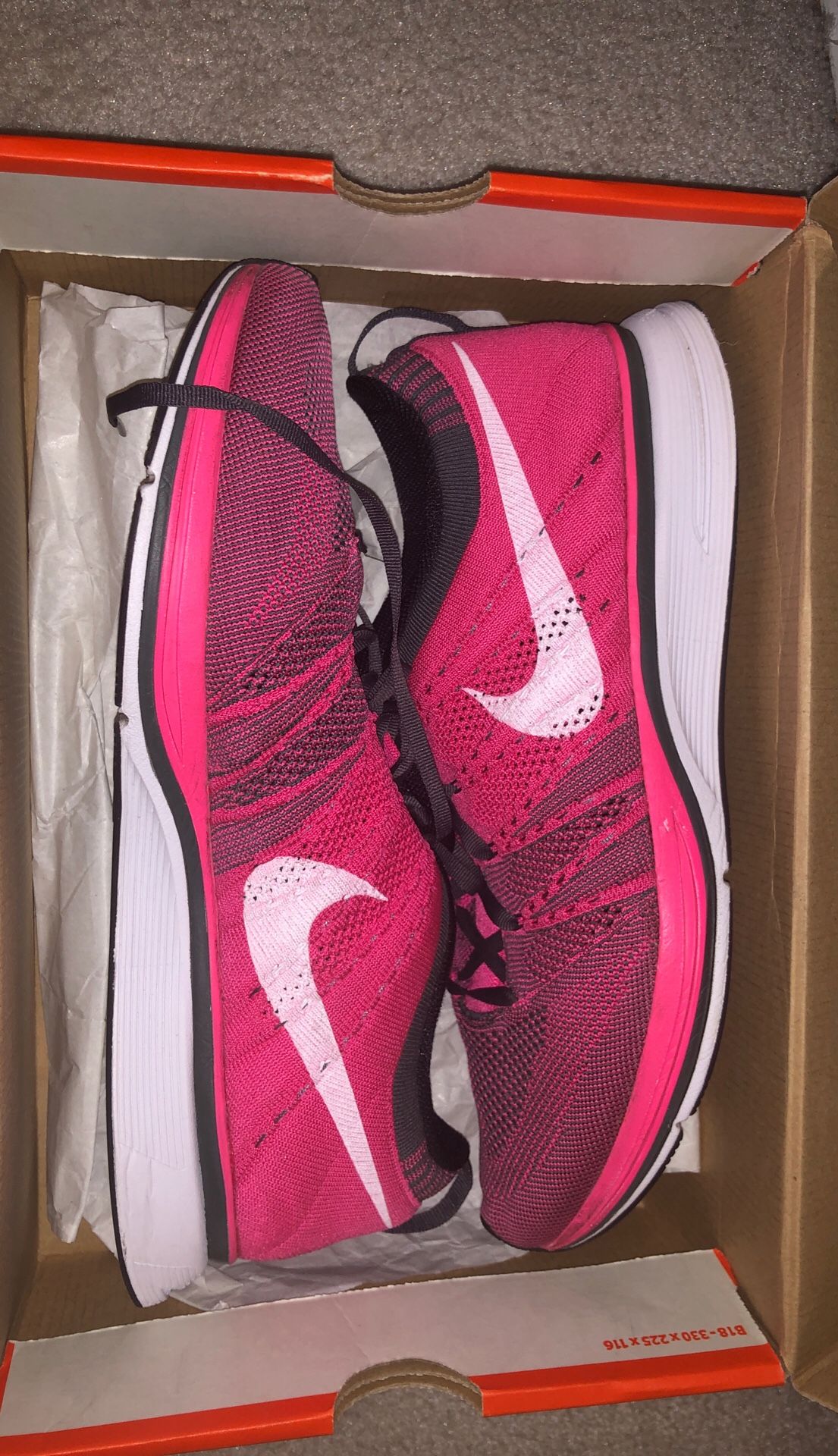 PINK BREAST CANCER NIKE FLYKNIT TRAINER OFF WHITE SUPREME JORDAN RETRO KANYE TRAVIS SCOTT