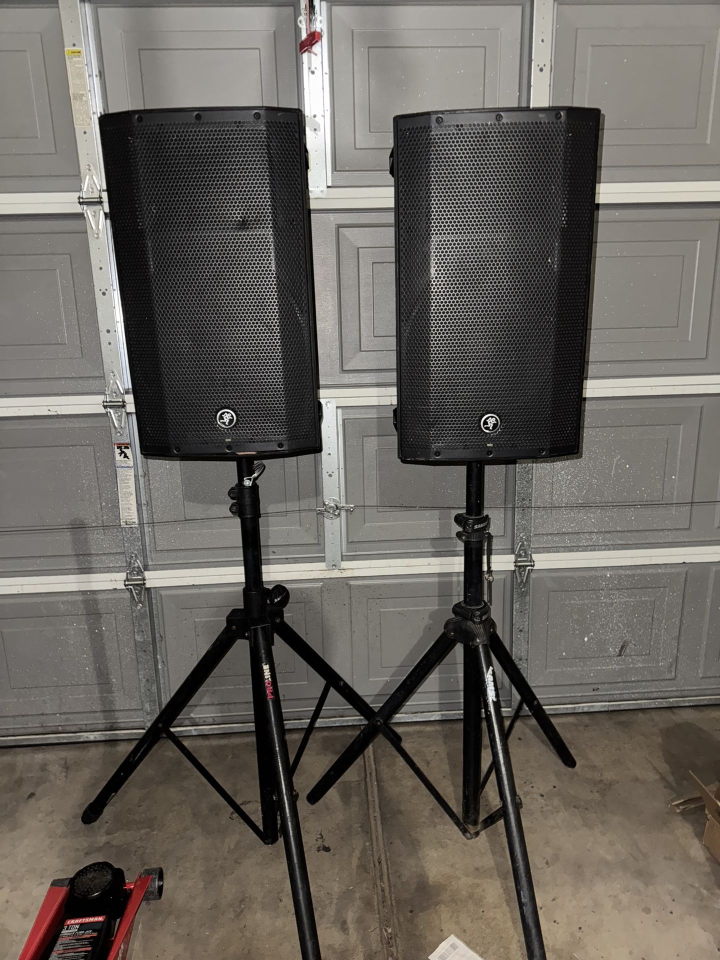 PAIR MACKIE 12 1300 Watts 