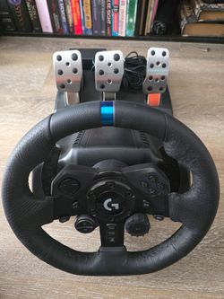 Logitech G923 Racing Wheel and Pedals for PS5/PC