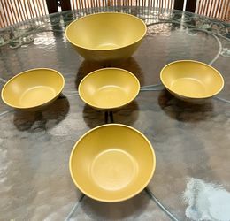 Retro VTG 1960s/1970s David Douglas Roma Ware 5-Piece Salad Bowl Set-Harvest Gold/ Mustard Yelllow