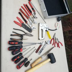 Hand Tools With Storage Case 