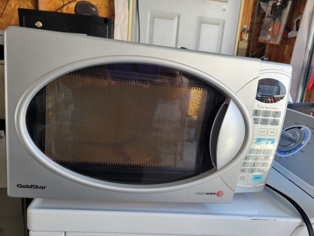 GoldStar intellowave Microwave