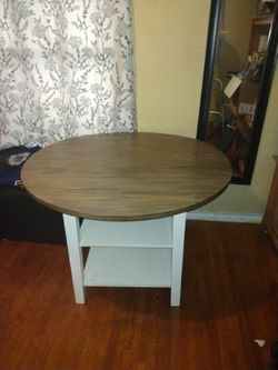 Wooden Round Table 