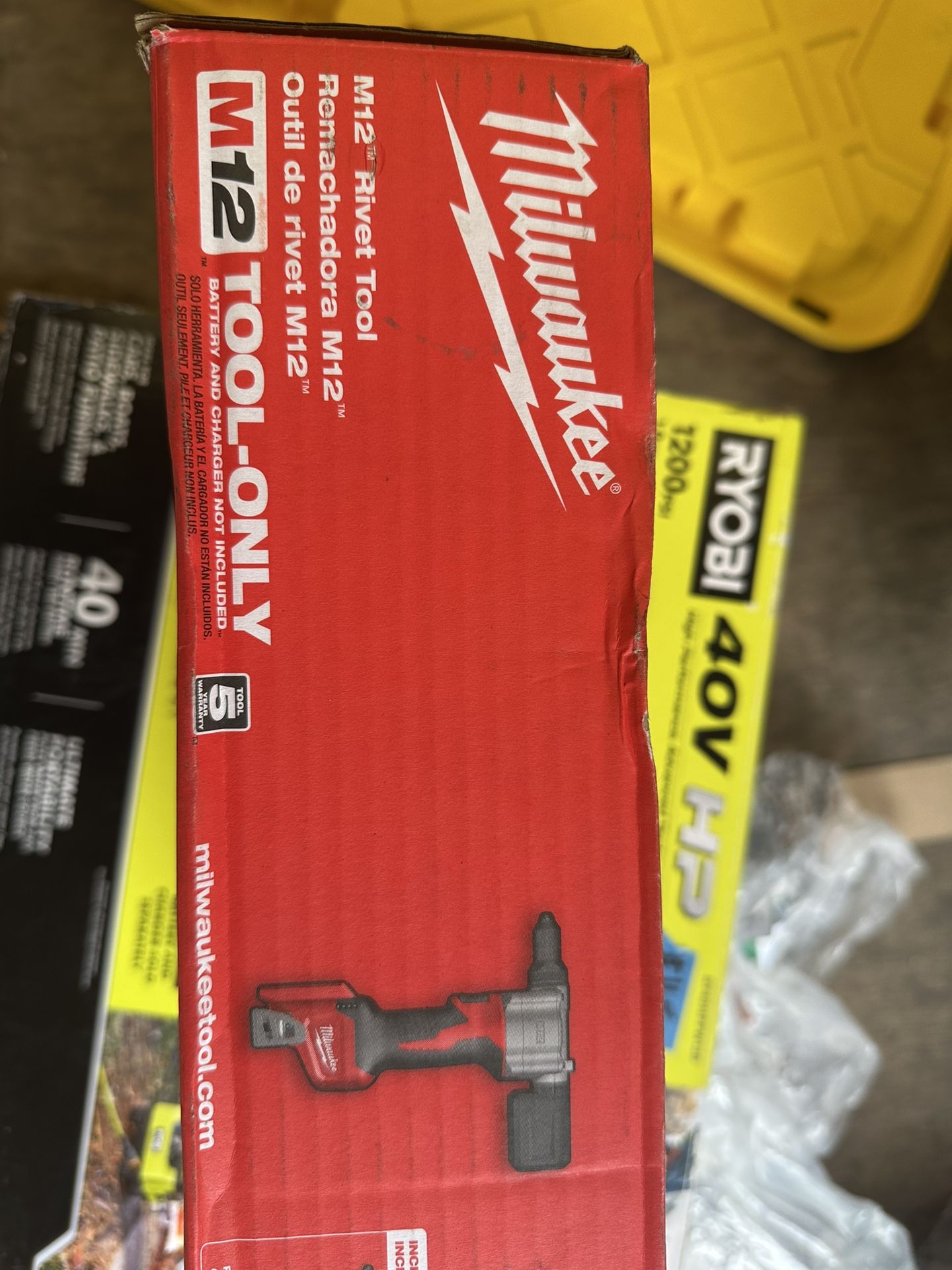 Milwaukee M12 12-Volt Lithium-Ion Cordless Rivet Tool (Tool-Only)