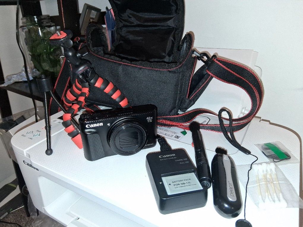 Power shot SX740 HS 4K With Accessories!