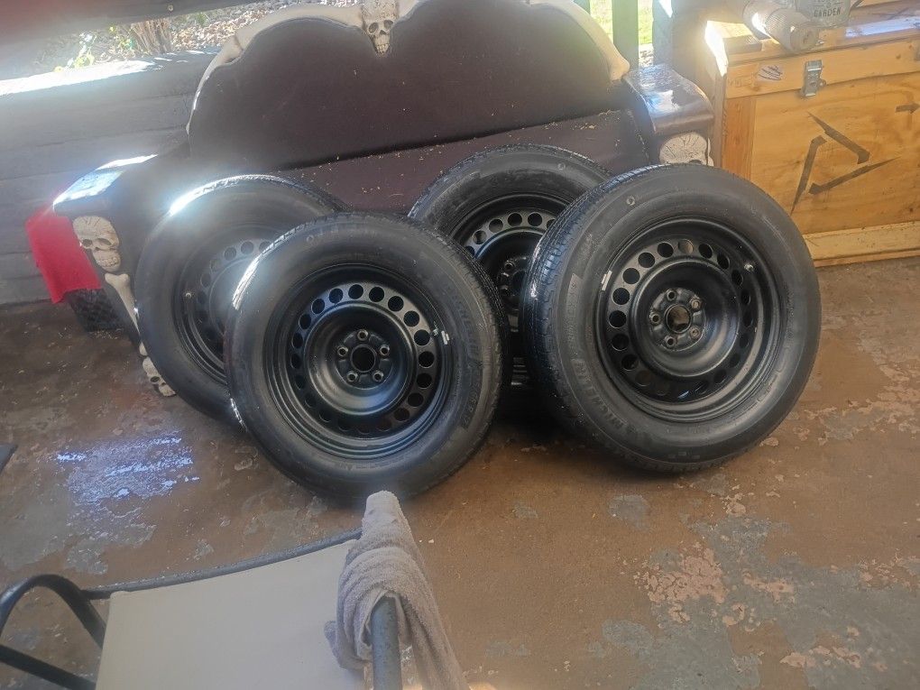 set 4 Micheline tires like new