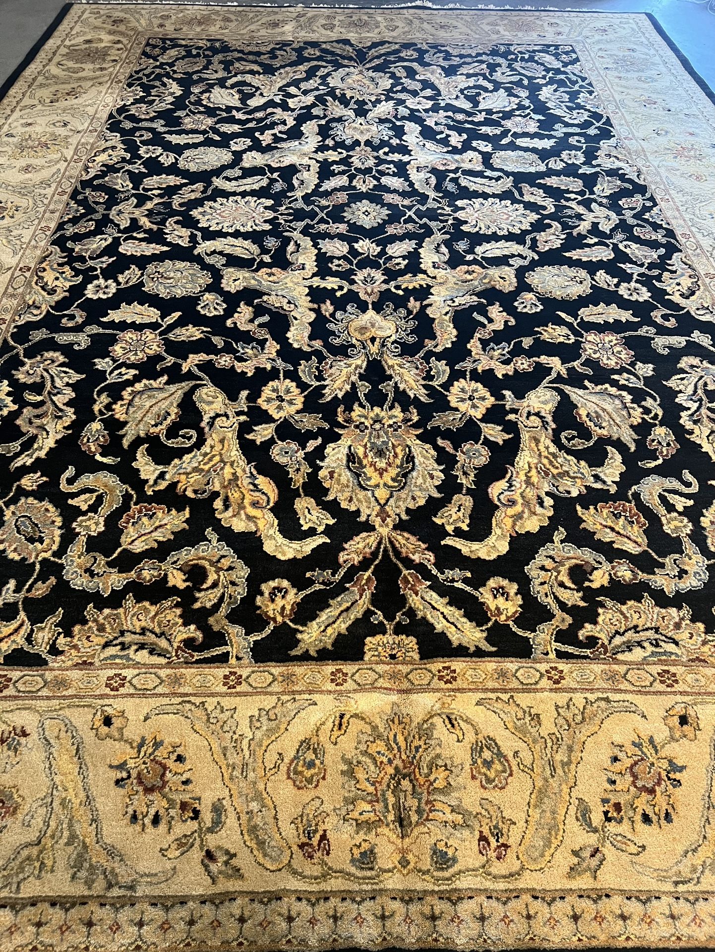 9 X 12.4 100% Wool Indo- Persian Hand Knotted Rug 