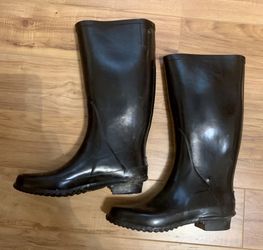 WOMEN’S RAIN BOOTS