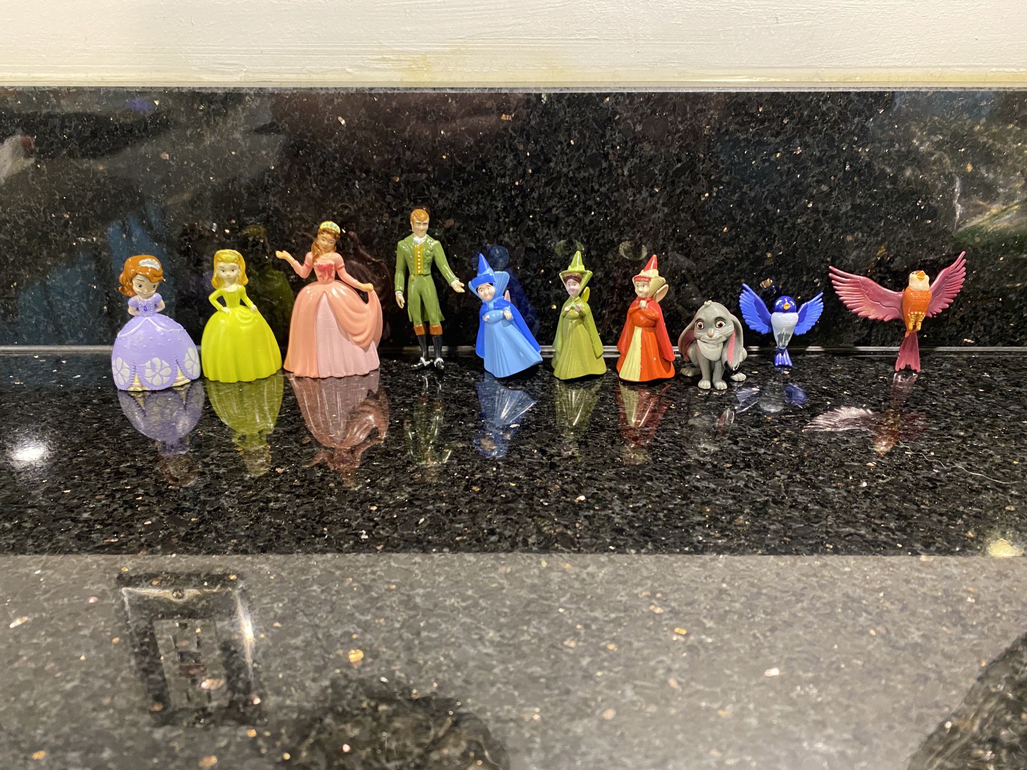 10 Disney Fairy Tale Figures