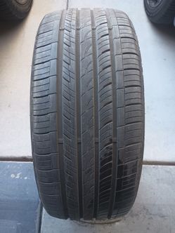 Size 235/45/18 Geotour Grand Touring tire
