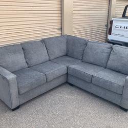 FREE DELIVERY Large Gray Sectional 