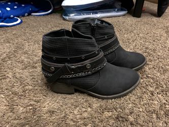 Ankle boots
