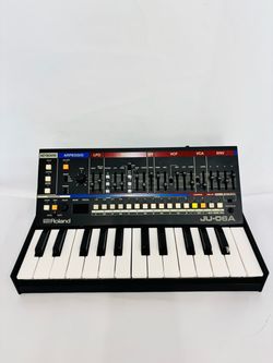 Roland JU-06A Boutique Synthesizer