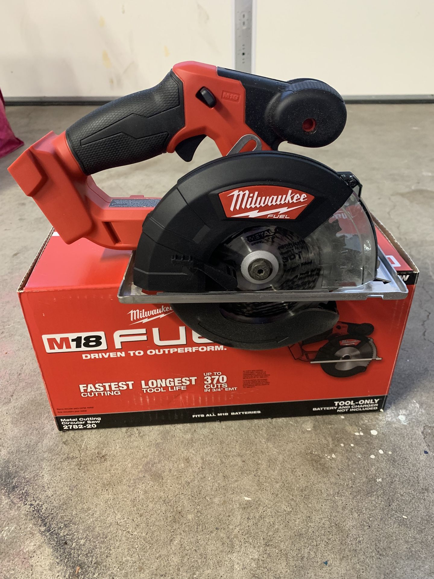 Milwaukee M18 FUEL 18V Lithium-Ion Brushless Cordless Metal Cutting 5-3/8 in. Circular Saw
