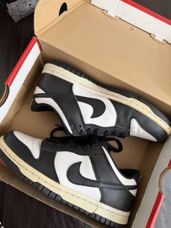 black and white nike dunks