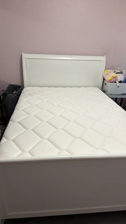 Full size bed