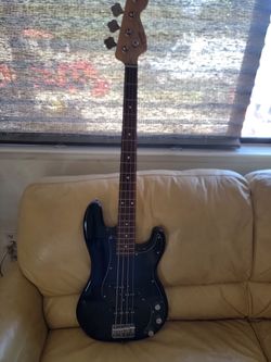 Bass guitar