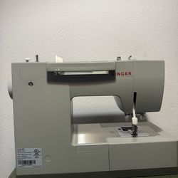 SINGER Sewing Machine (as Pictured)