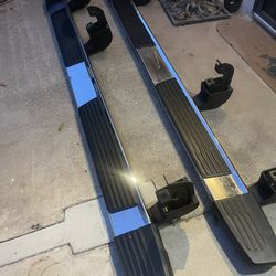 2024 Chevy Silverado 2500hd LTZ Factory Running Boards