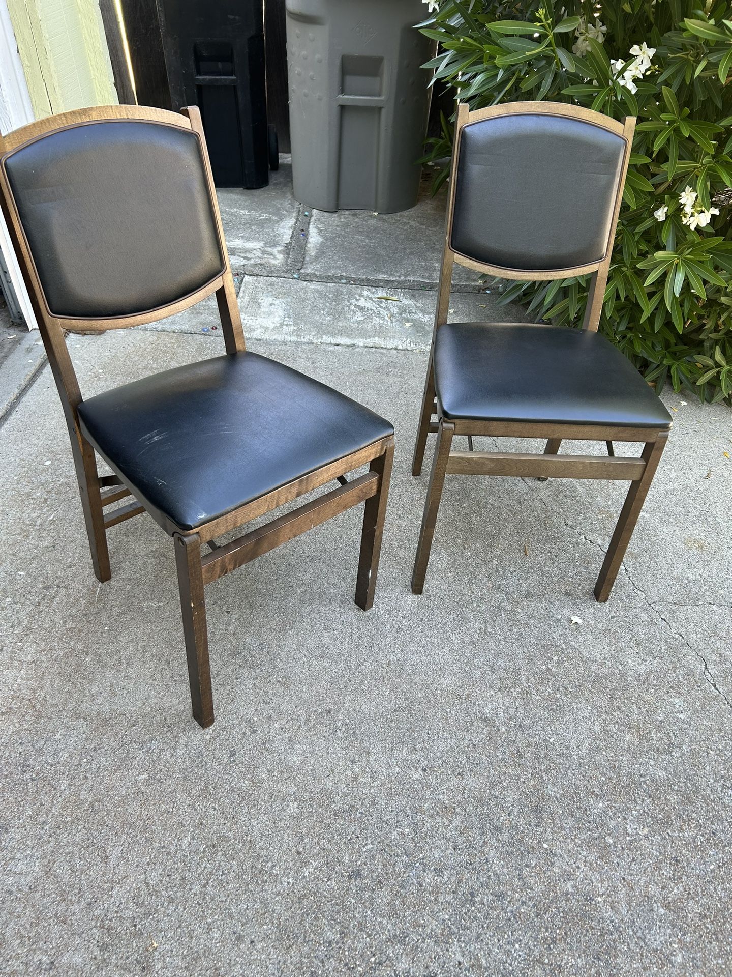 2 Vintage, Folding Stakmore Chairs