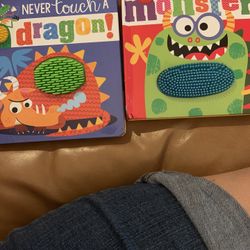 Books (2) Touch And Feel