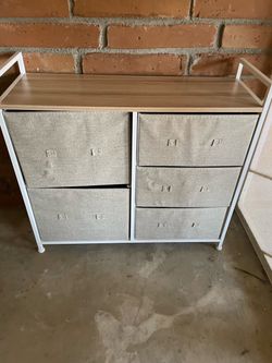 Bureau with replaceable cloth drawers