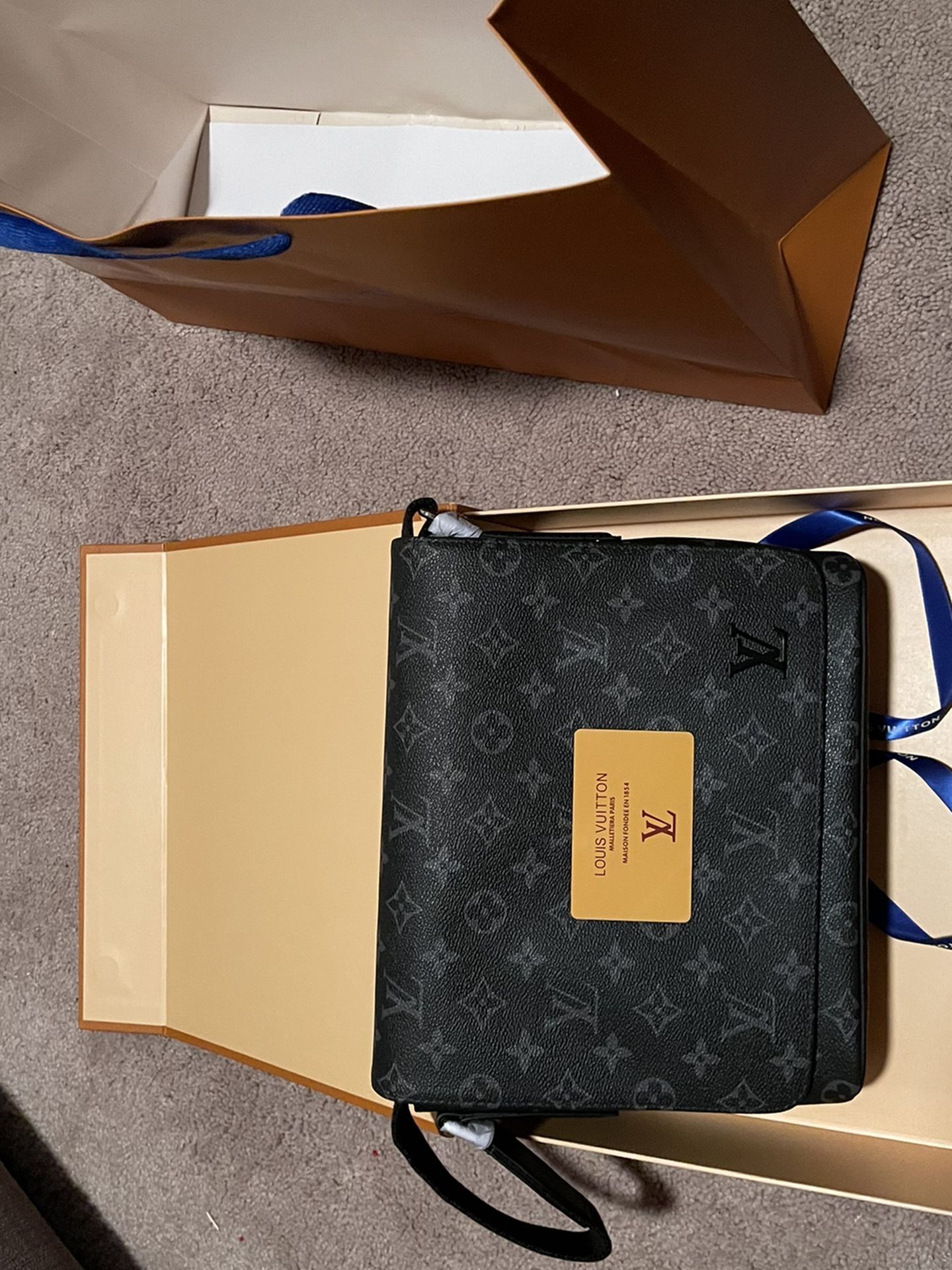 Louis Vuitton Messenger Bag LV (NEW) $700 OBO
