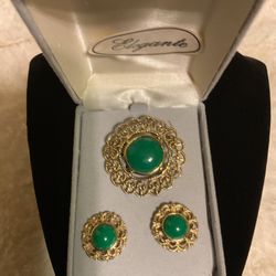 Vintage Goldtone And Green Stone Brooch With Matching Earrings(Elegante) 