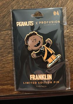Peanuts Franklin Vampire Pin New