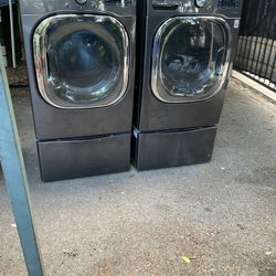 Set Washer and Dryer Gas