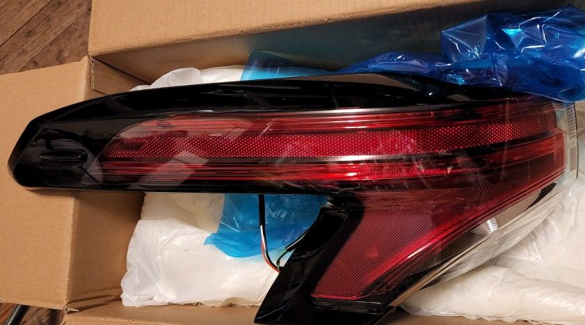 New Toyota Sienna Tail Light Replacement (contact info removed)
