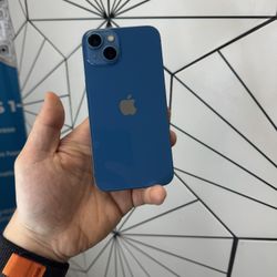 iPhone 13 Unlocked 256GB Blue with brand New battery
