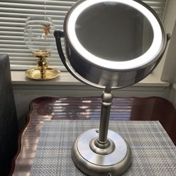 Vanity Mirror With Light