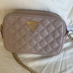 A new guess bag
