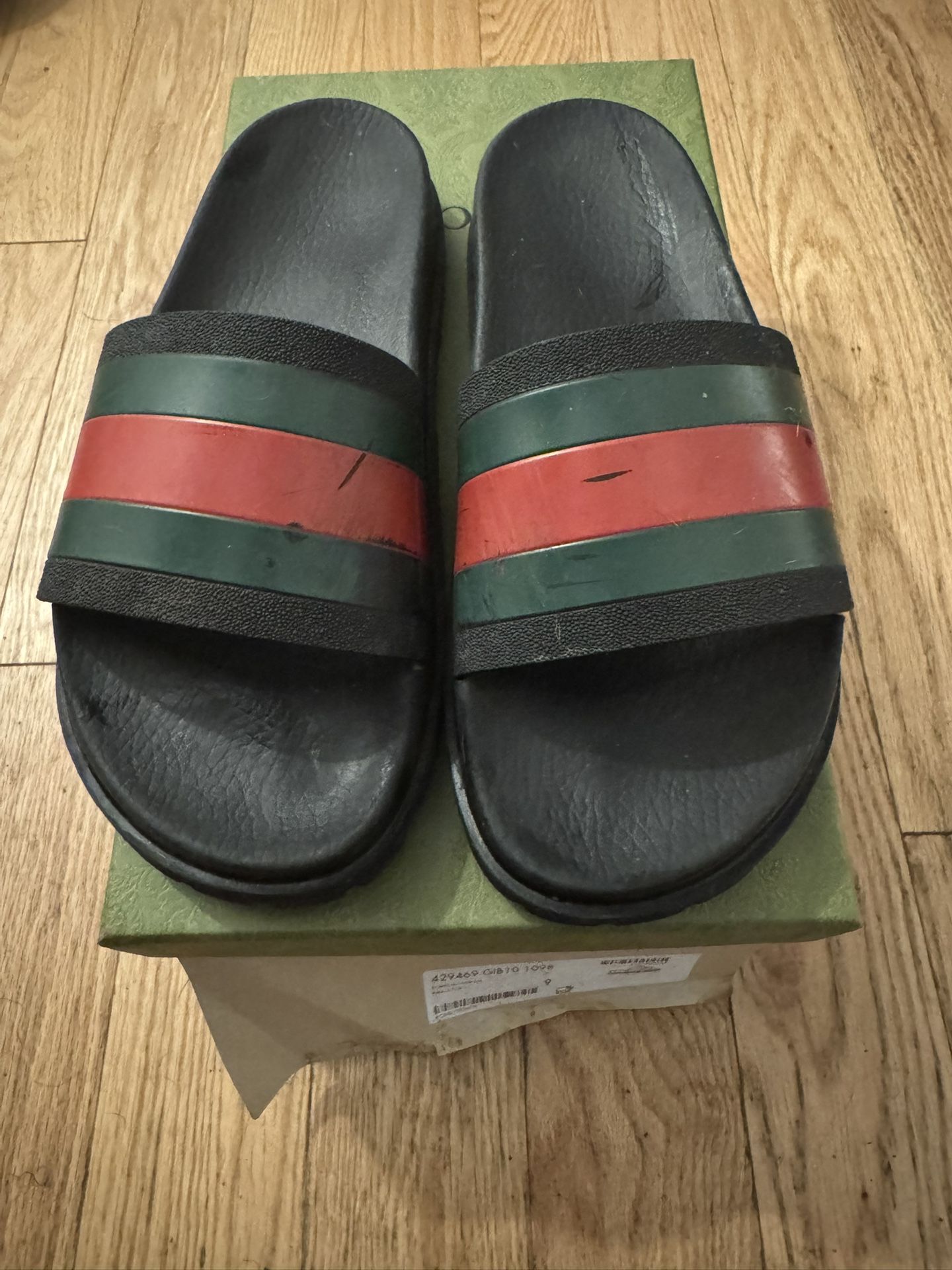 Gucci slides (Authentic)