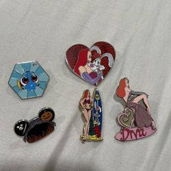 Disney pins 