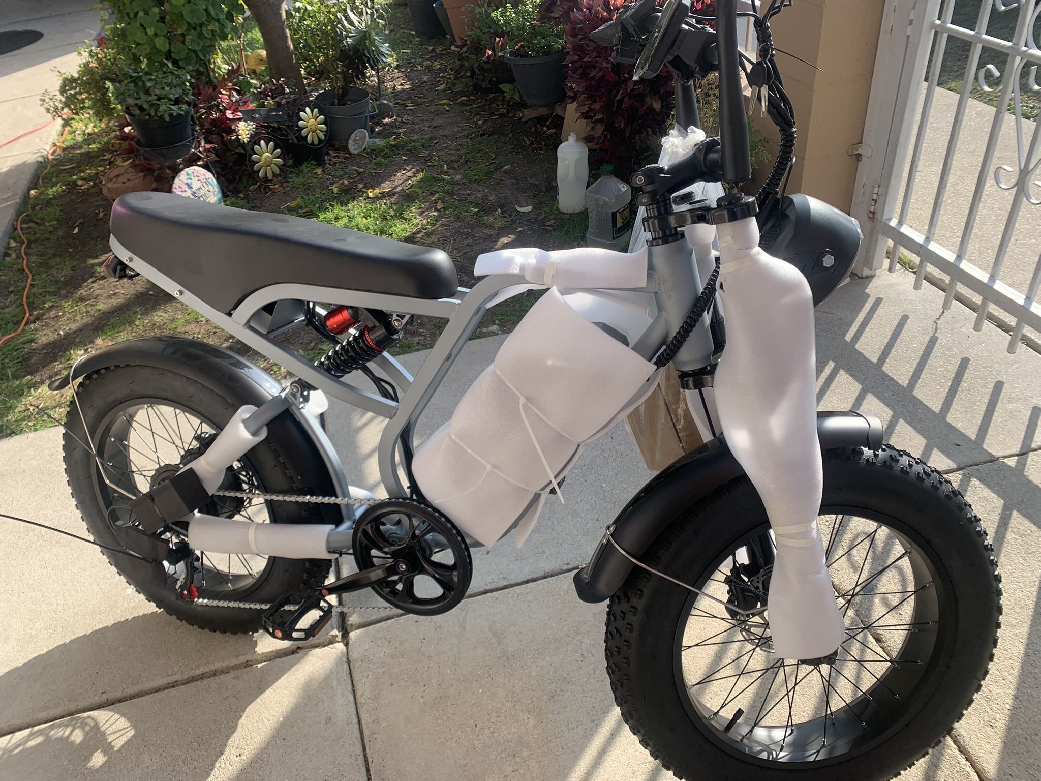 NEW BLUVALL ELECTRIC BIKES