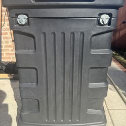 Heavy Duty Locking Rolling Storage Bin / Trash Can w/ Wheels