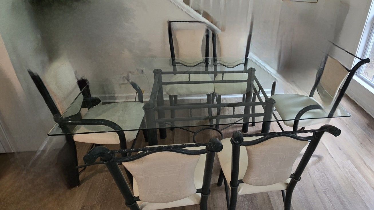 Glass Table With 6 Chairs . 